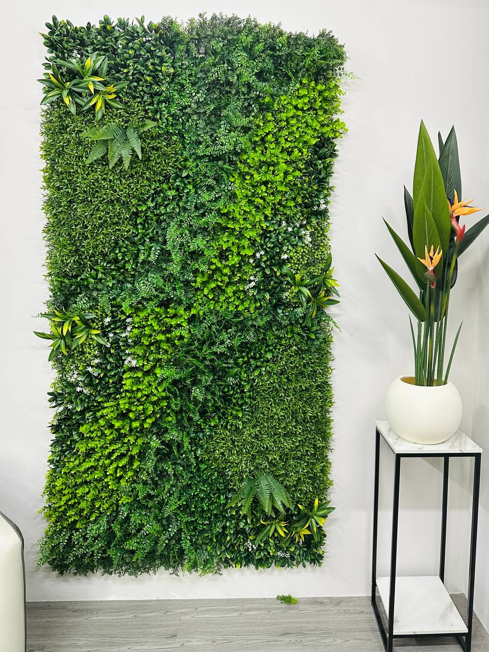 UV-Resistant Artificial Plant Wall – 1m × 1m Sunproof Green Wall Panel for Indoor & Outdoor Decoration