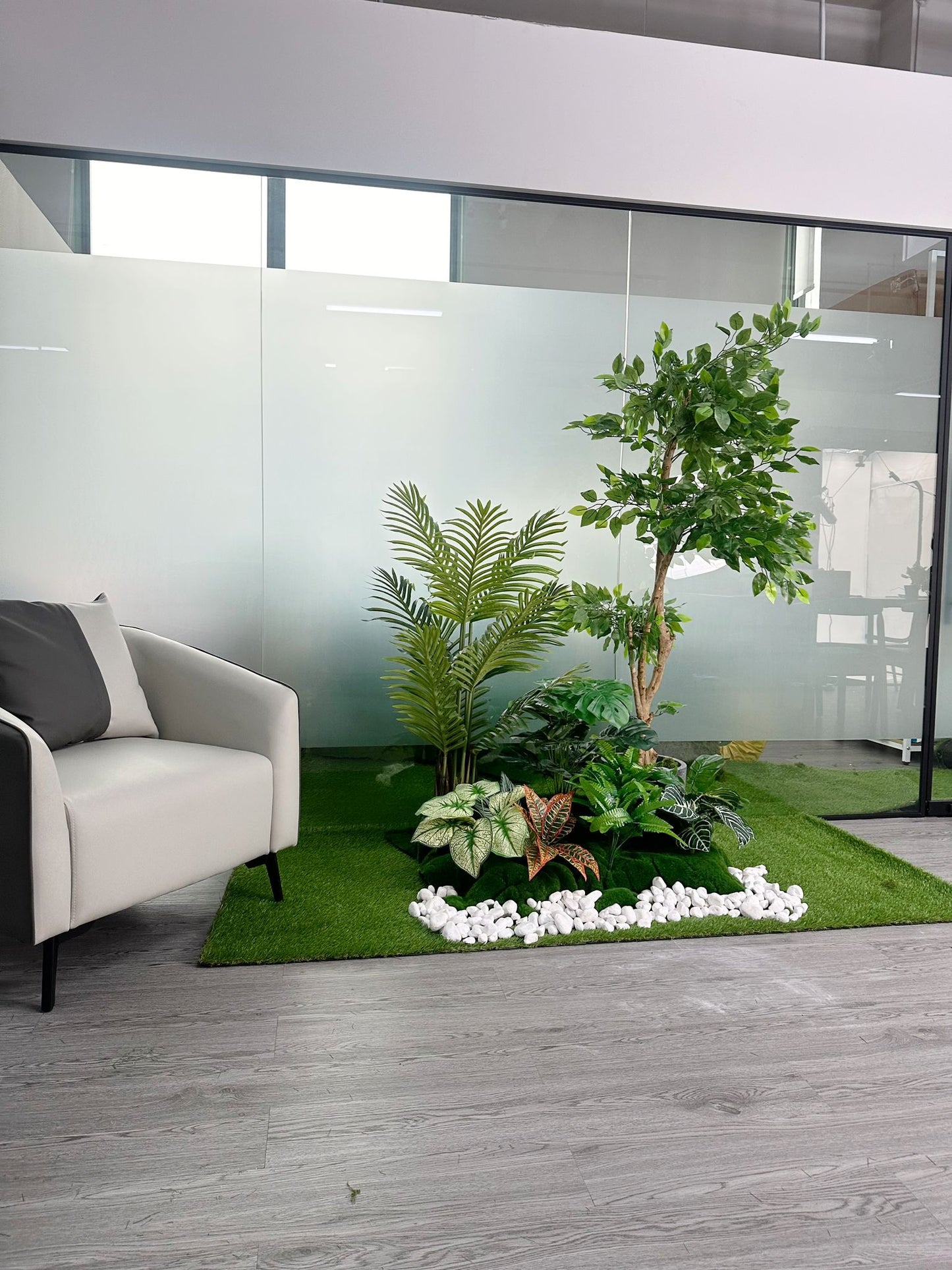 Set 3 - Artificial Plants + White Stone