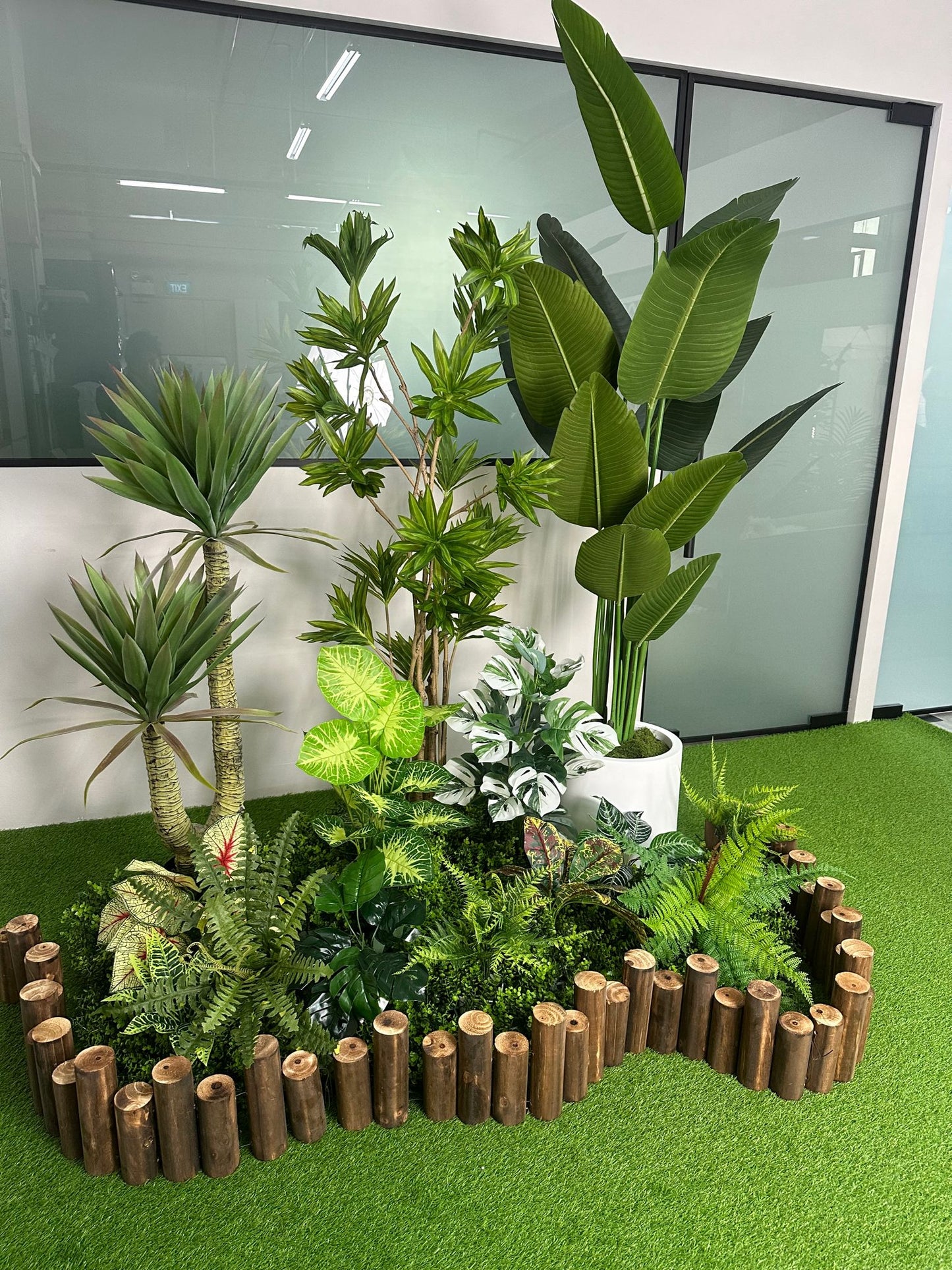 Set 1 - Artificial Plants + Wooden Fences