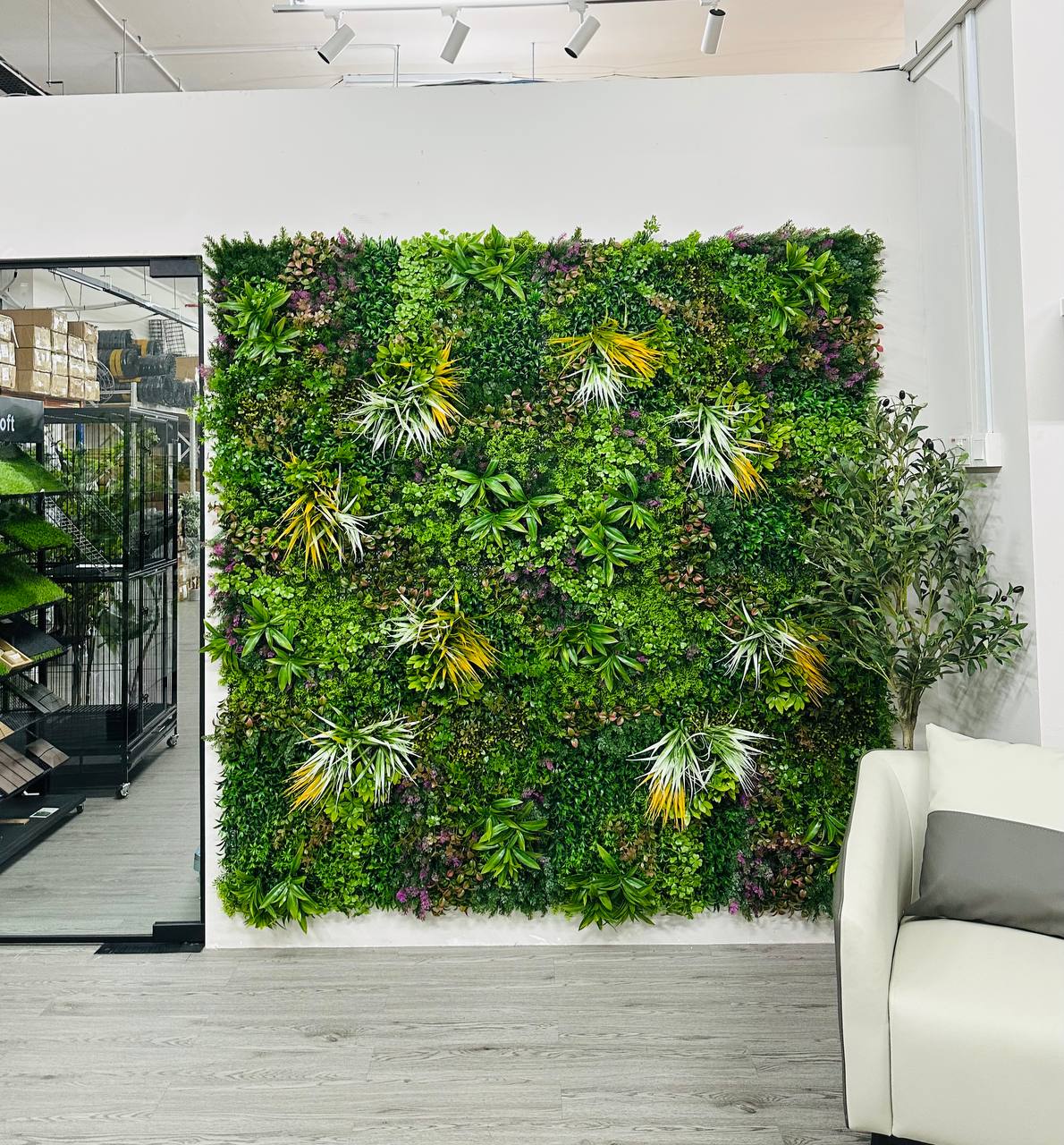 UV-Resistant Artificial Green Wall