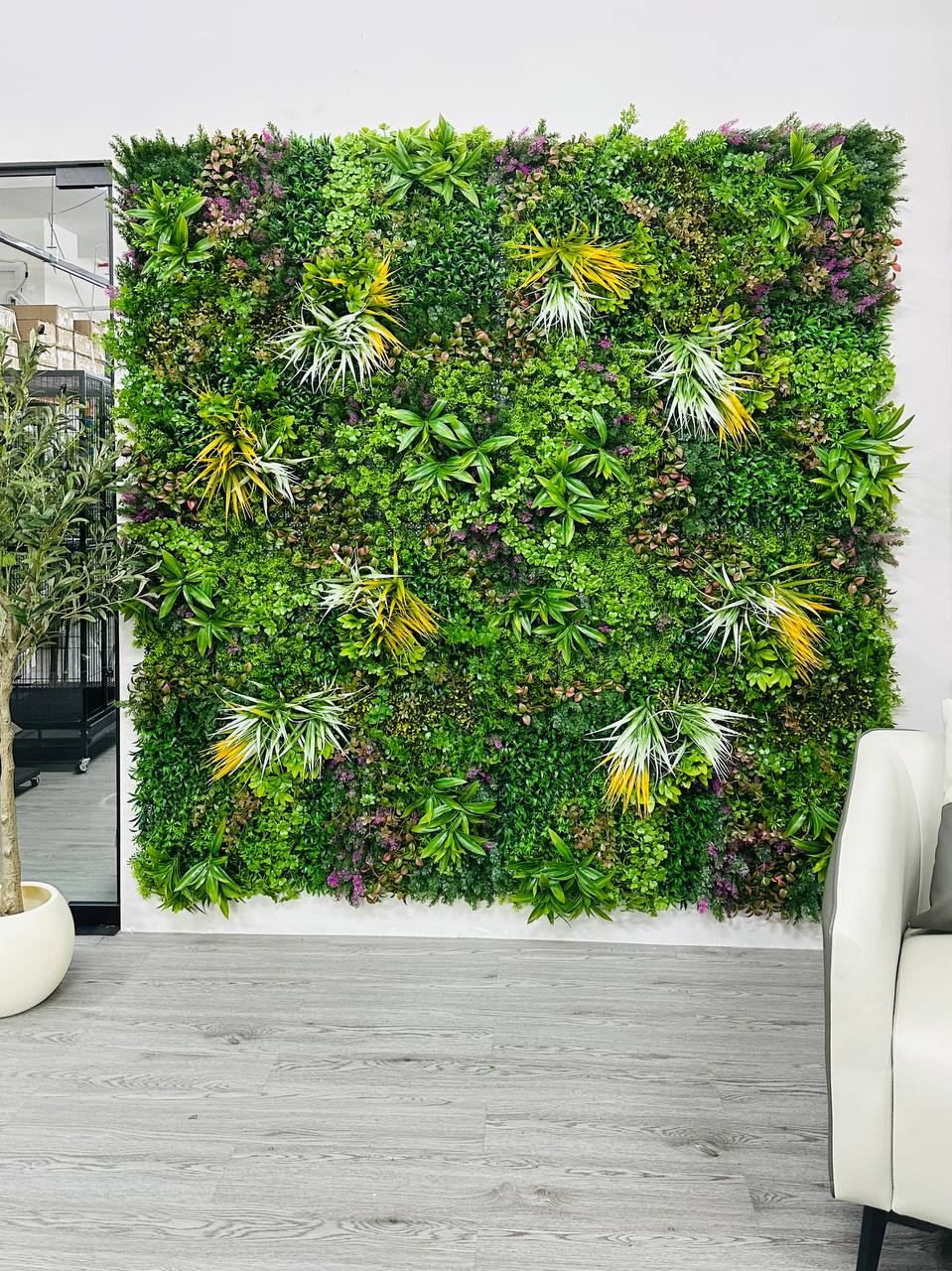 UV-Resistant Artificial Green Wall