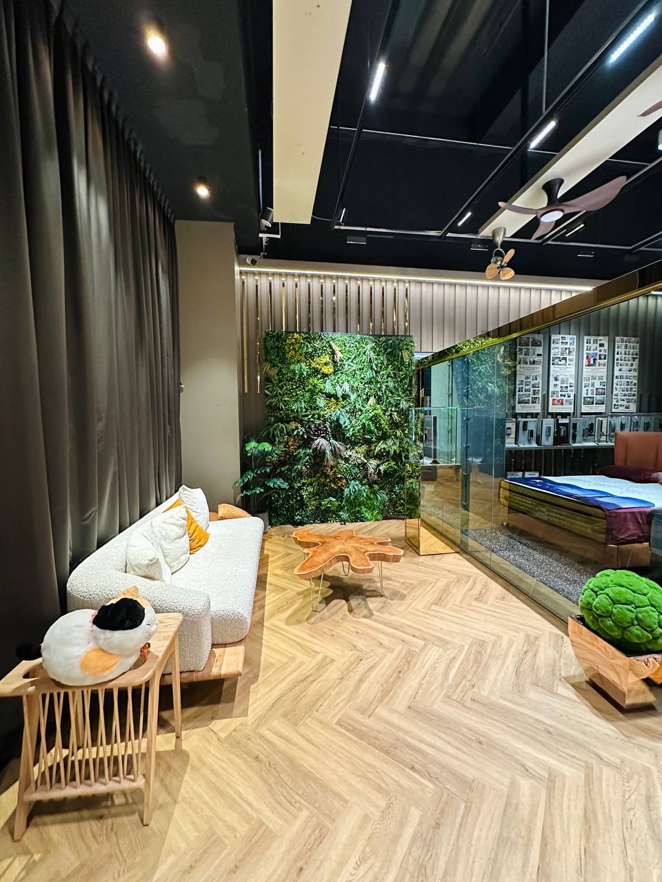 UV Resistant synthetic artificial plant wall
