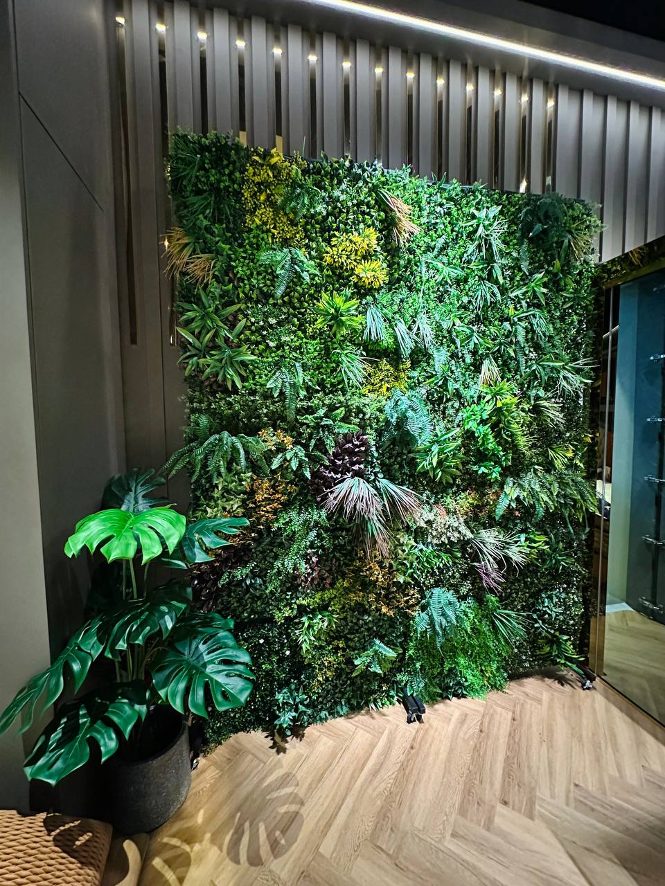 UV Resistant synthetic artificial plant wall