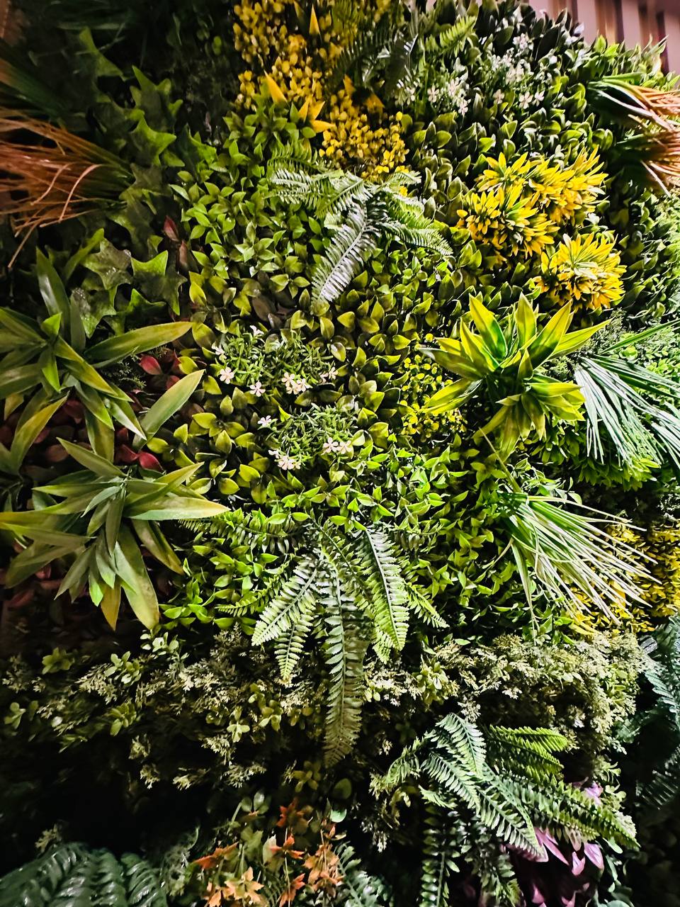 UV Resistant synthetic artificial plant wall